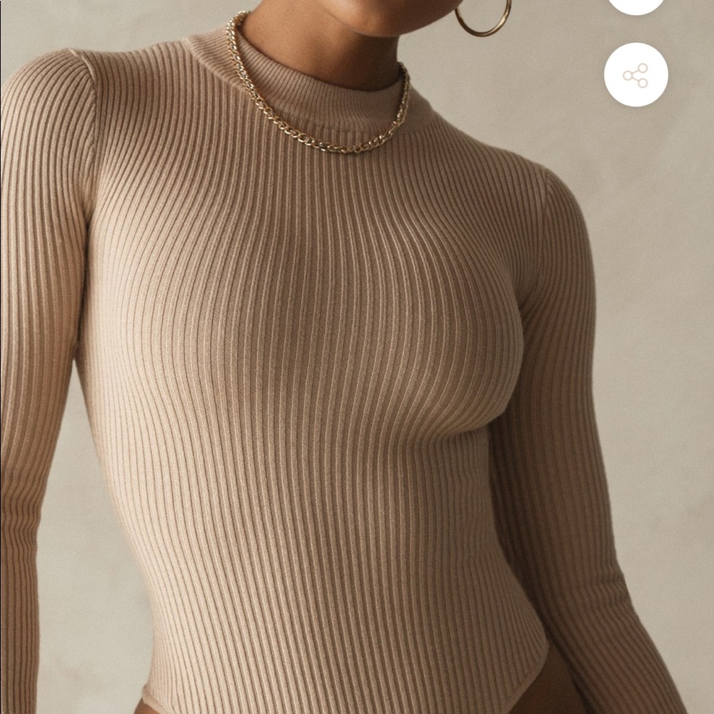 TAUPE TURTLENECK RIBBED BODYSUIT